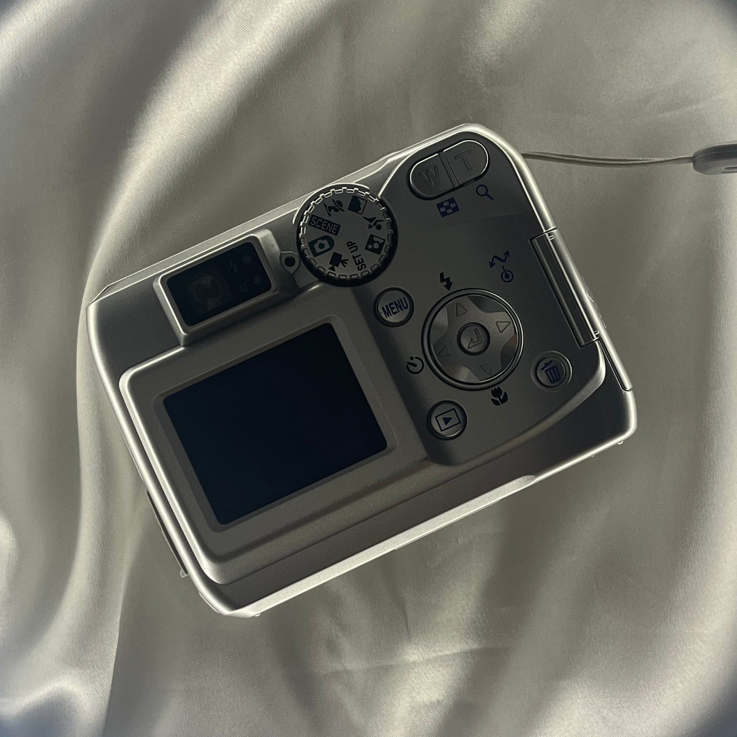 Nikon Coolpix 2200 2.0 mp Sliver