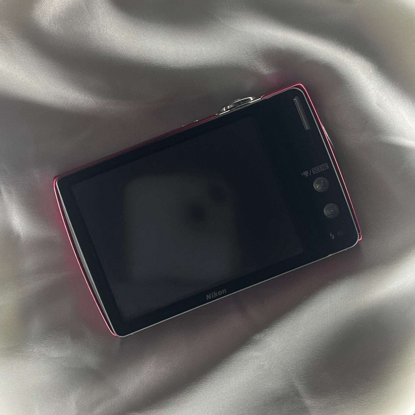 Nikon Coolpix S230 10.0 mp Red Touchscreen