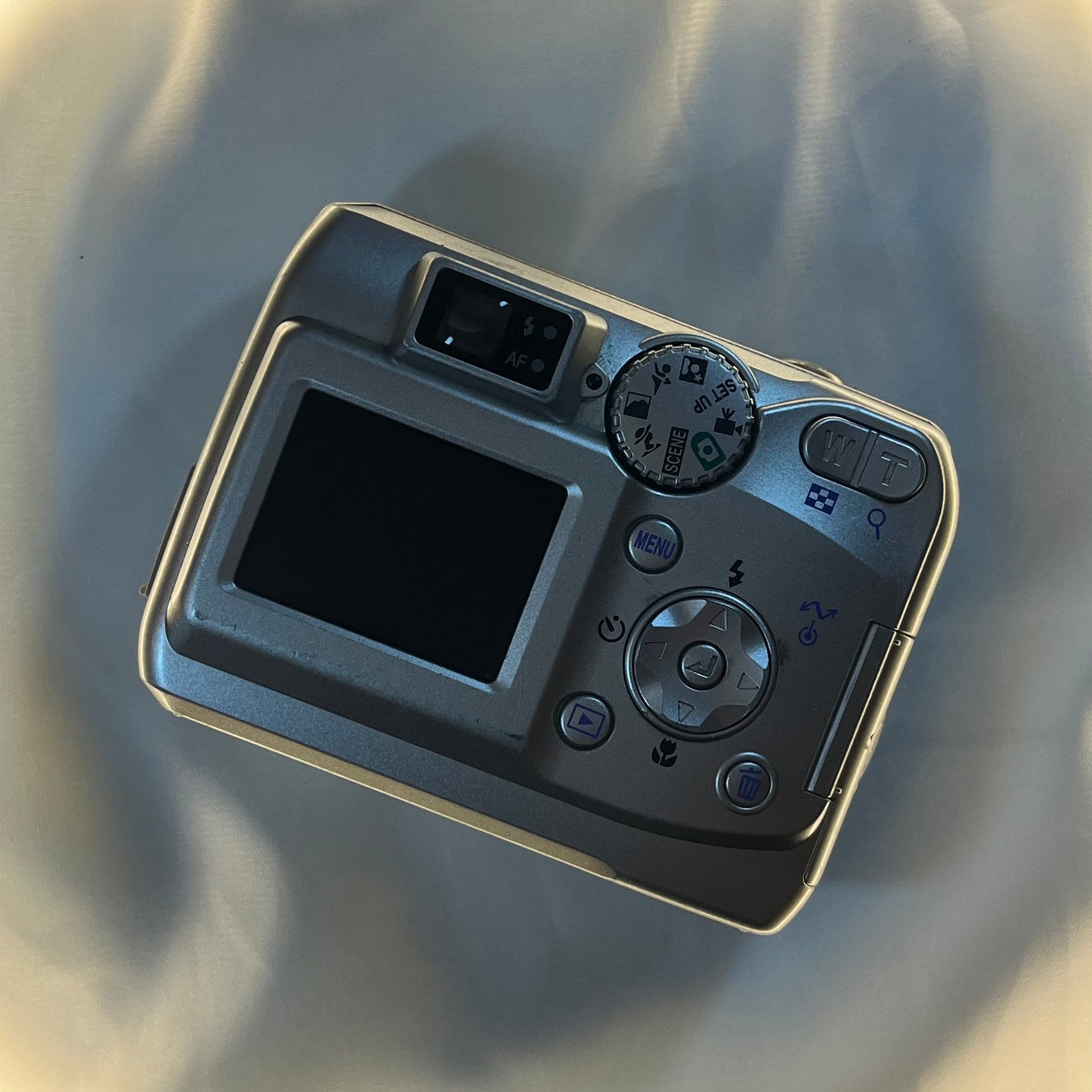 Nikon Coolpix 3200 3.2 mp Silver (2)