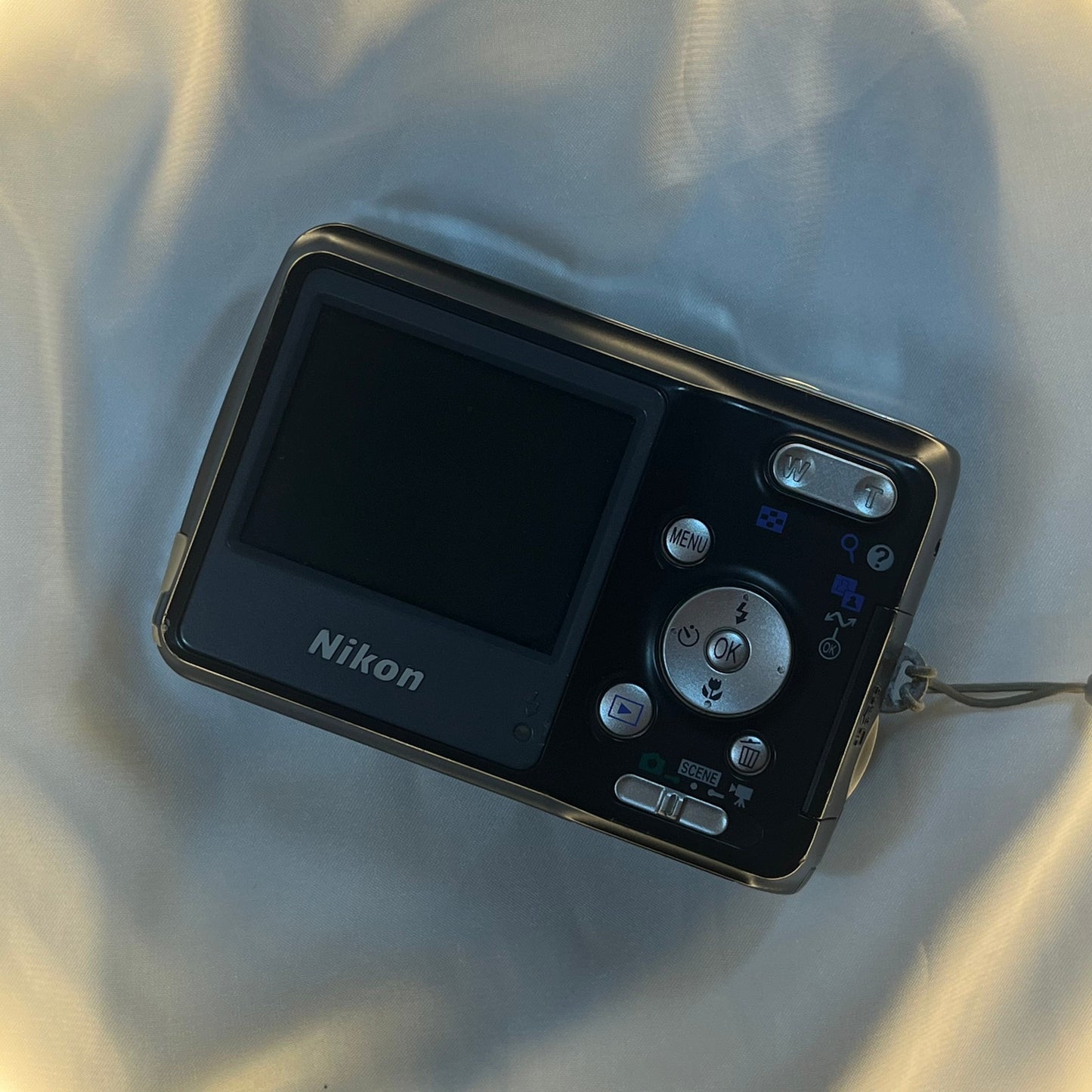 Nikon Coolpix L3 5.1 mp Black
