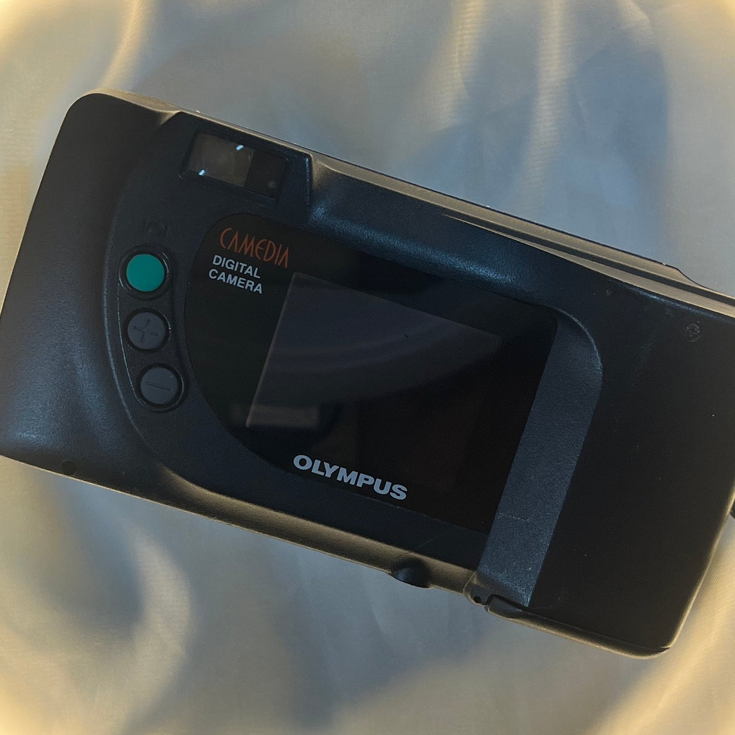 Olympus Camedia C-830L 1.3 mp Silver (2)