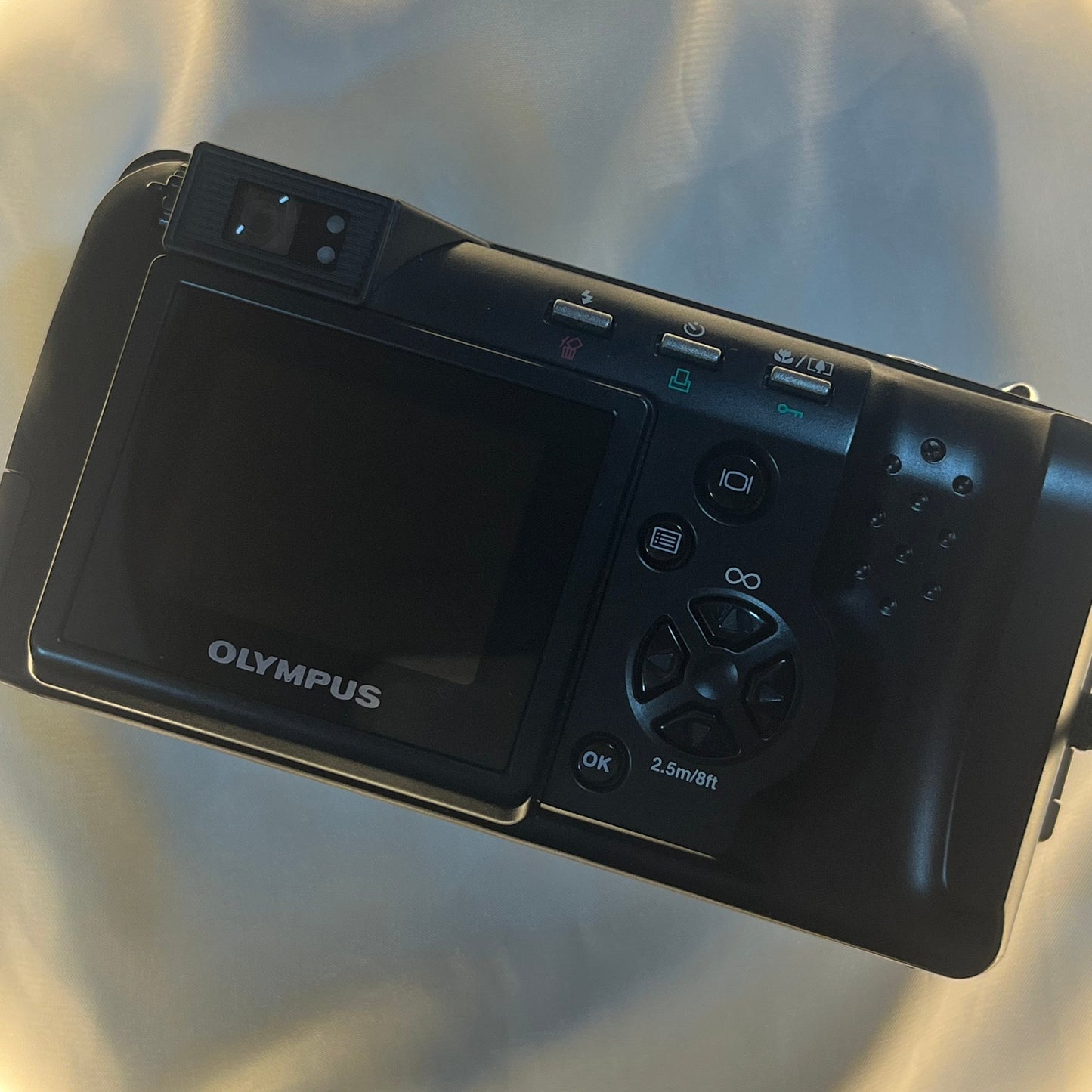 Olympus Camedia C-990 Zoom 2.1 mp Silver