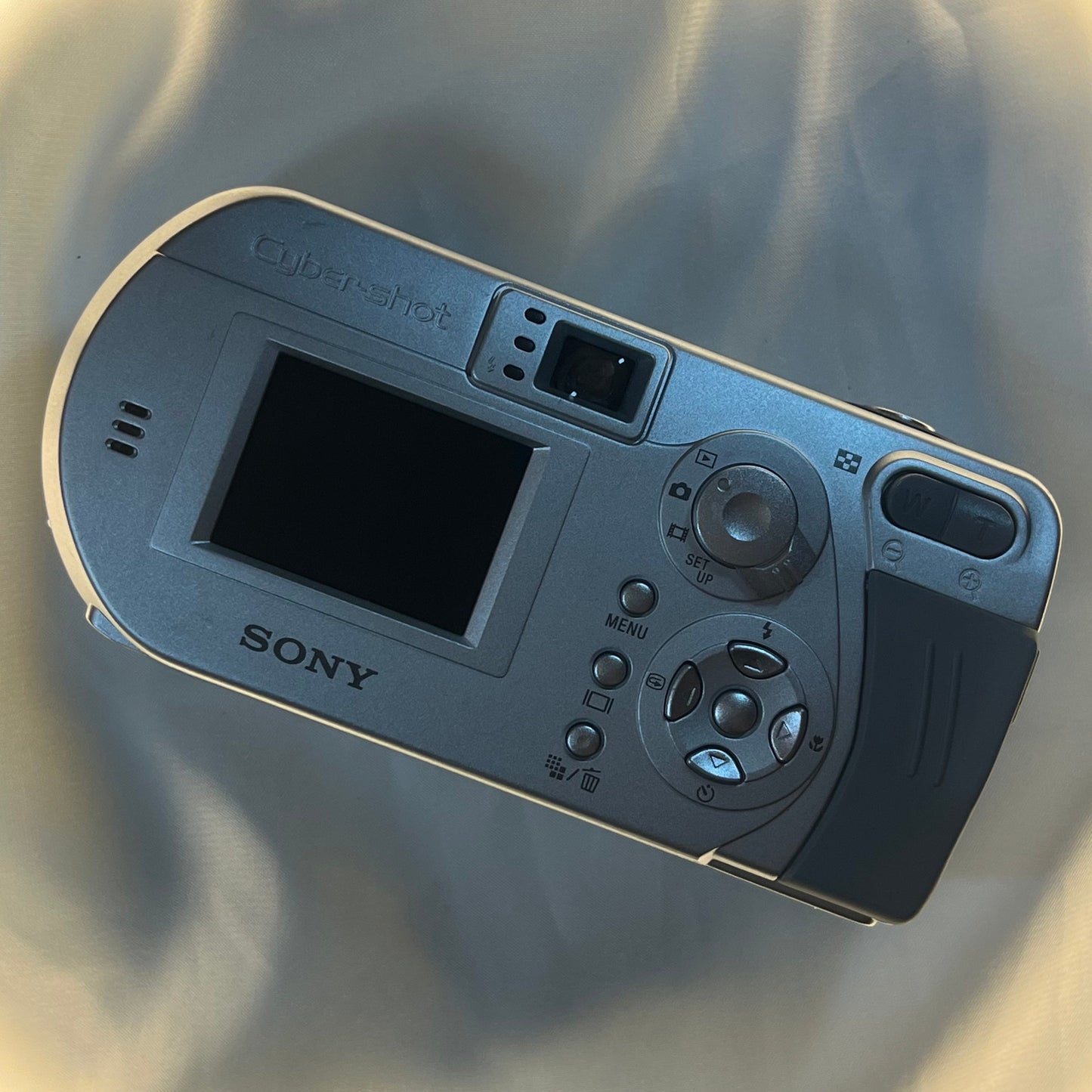 Sony Cybershot DSC-P72 3.2 mp Silver