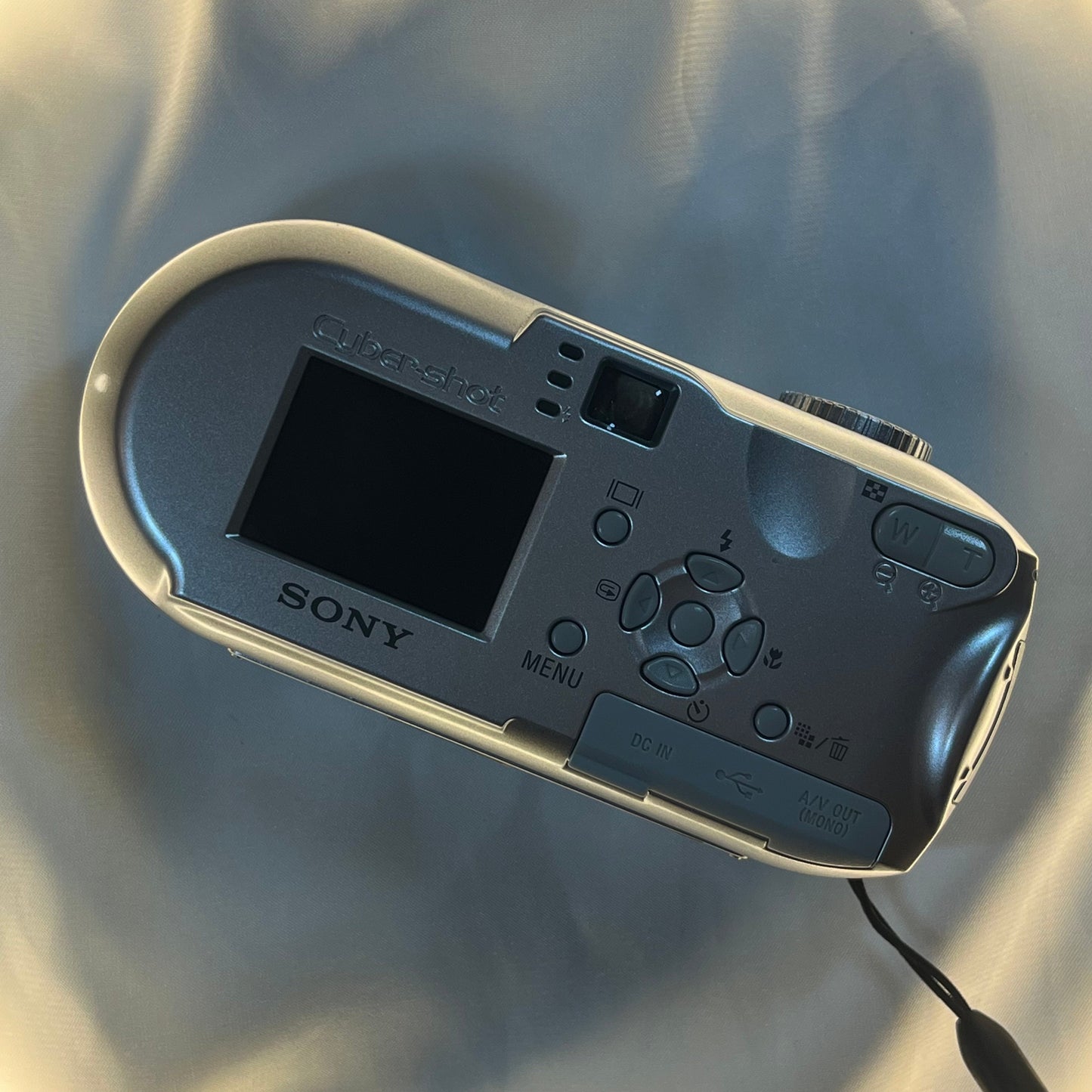 Sony Cybershot DSC-P73 4.1 mp Silver (3)