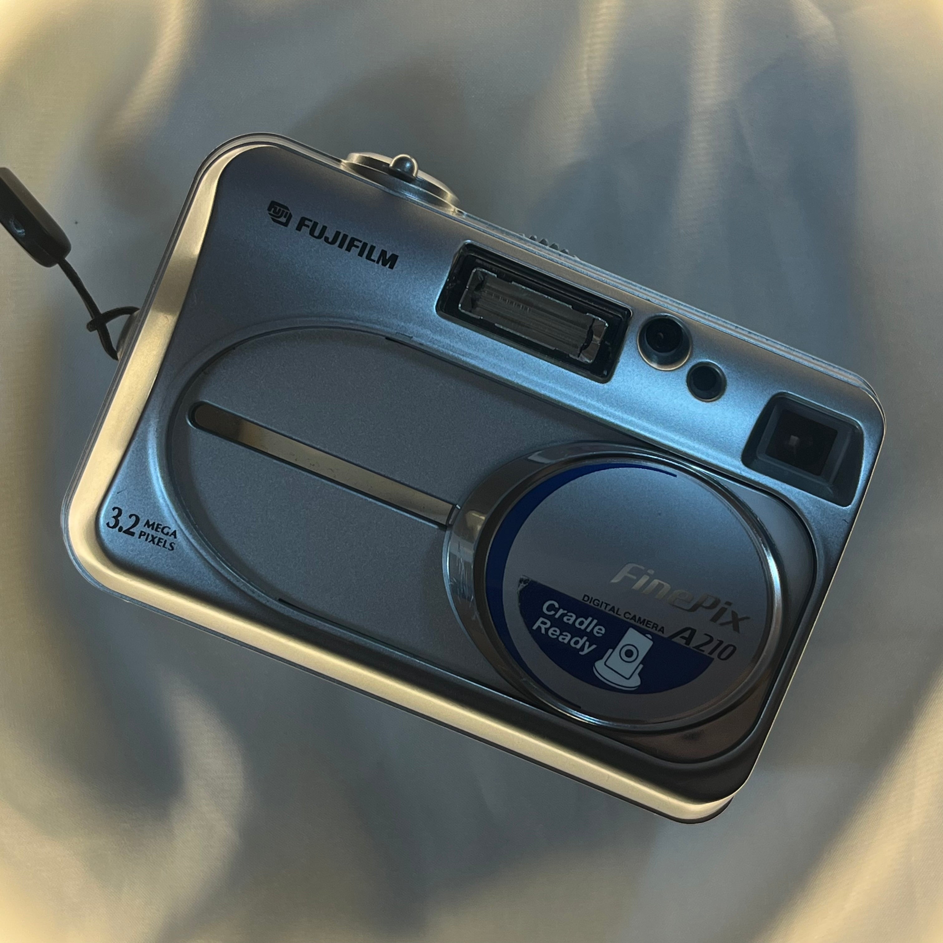 Fujifilm FinePix hot A210 Digital Camera