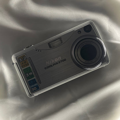 Nikon Coolpix 3700 3.2 mp Silver