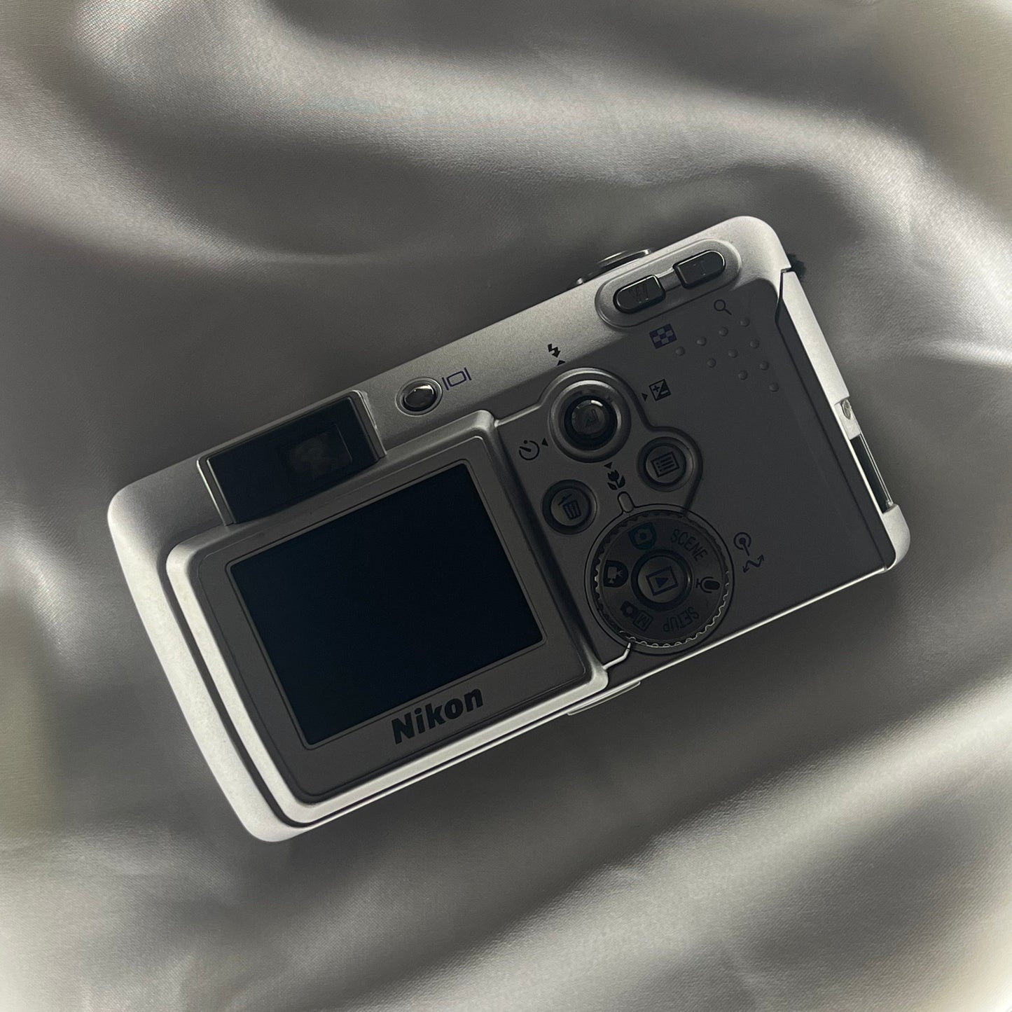 Nikon Coolpix 3700 3.2 mp Silver
