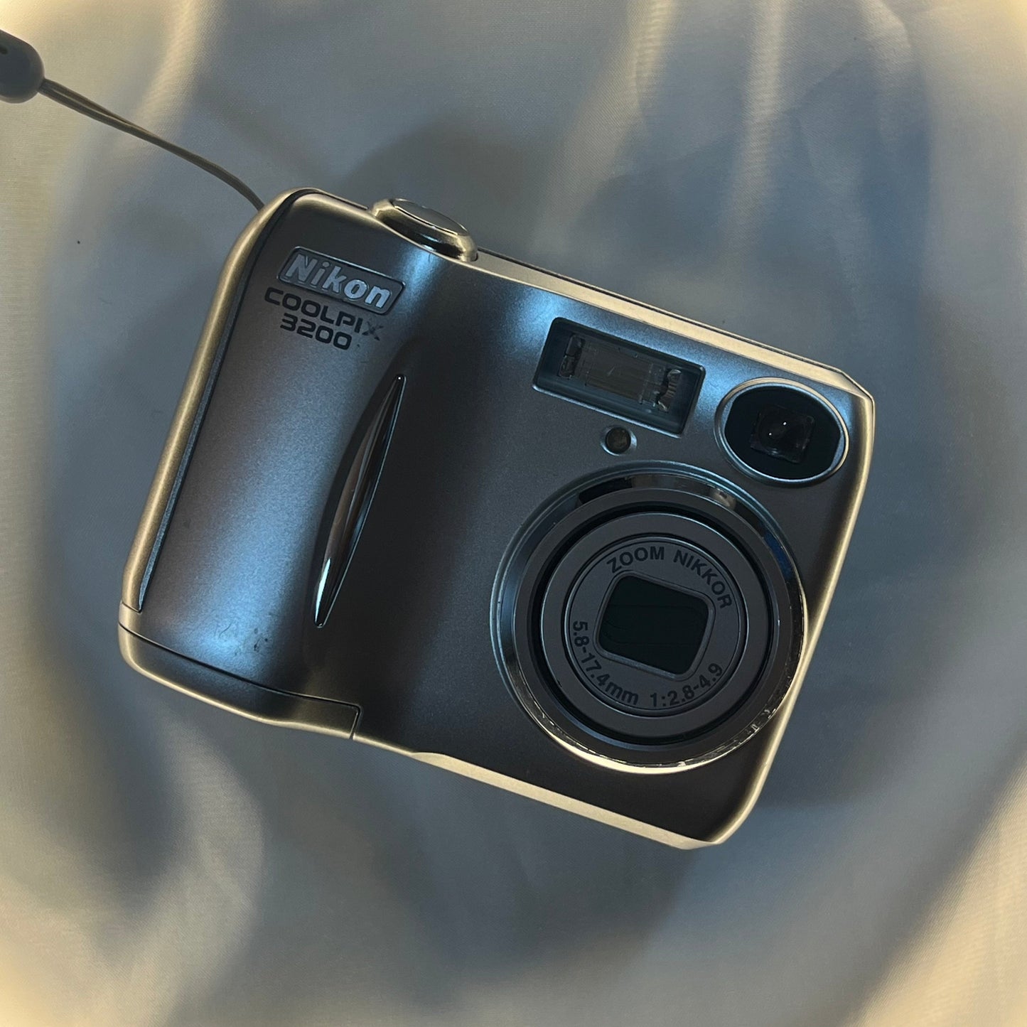 Nikon Coolpix 3200 3.2 mp Silver (1)