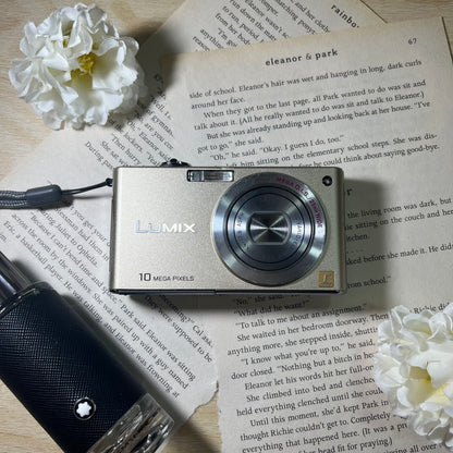 Panasonic Lumix DMC-FX35 10.0 mp Gold