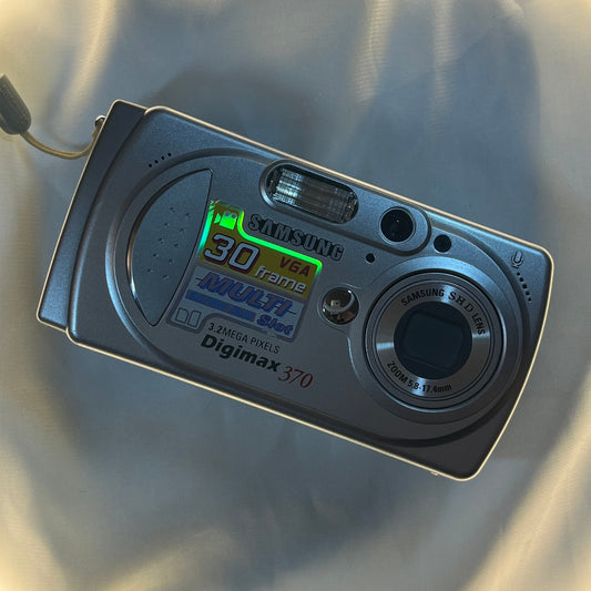 Samsung Digimax 370 3.2 mp Silver