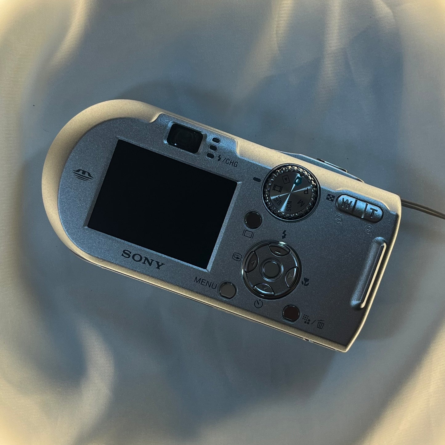 Sony Cybershot DSC-P150 7.2 mp Silver (2)