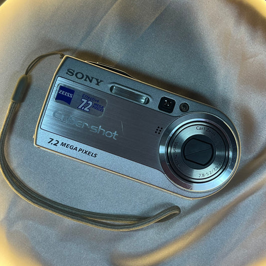 Sony Cybershot DSC-P150 7.2 mp Silver