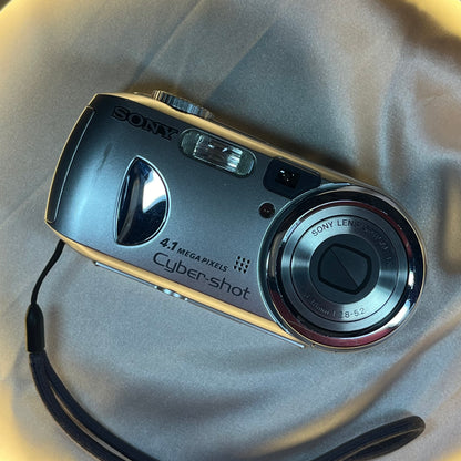 Sony Cybershot DSC-P73 4.1 mp Silver