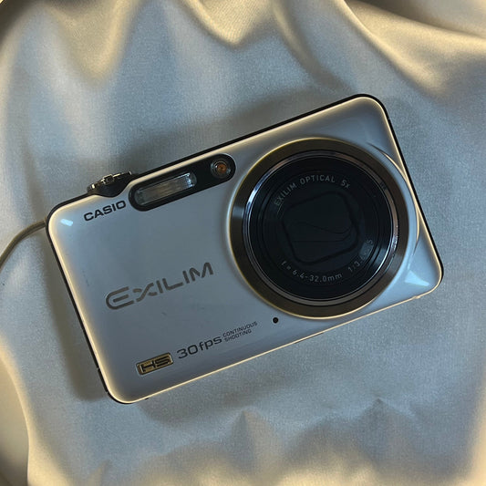 Casio Exilim EX-FC100 9.0 mp White