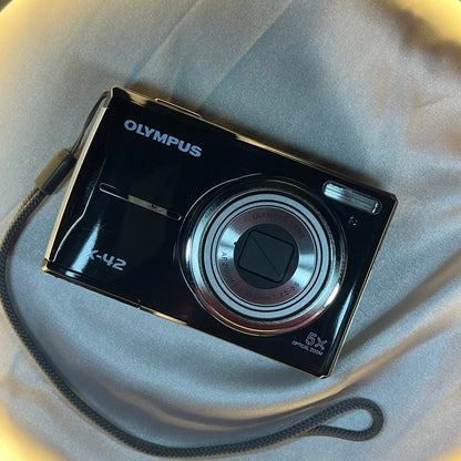 Olympus X-42 12.0 mp Black